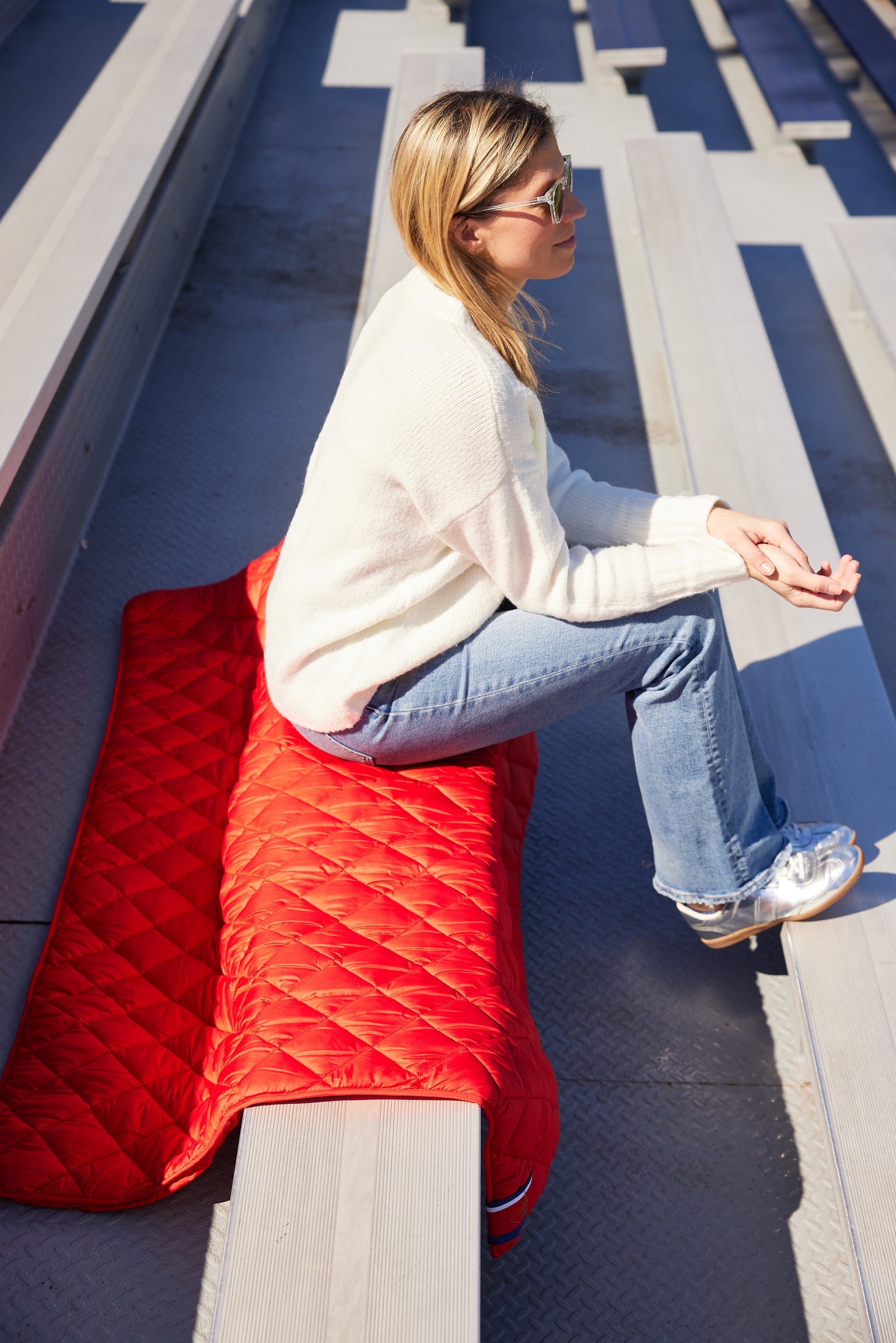 Waterproof Puffer Blanket with Pockets