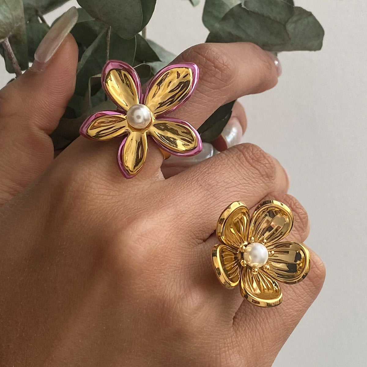 18K Gold Pearl Flower Ring
